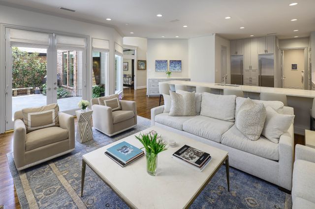 17 Ashton Court, Dallas, TX 75230