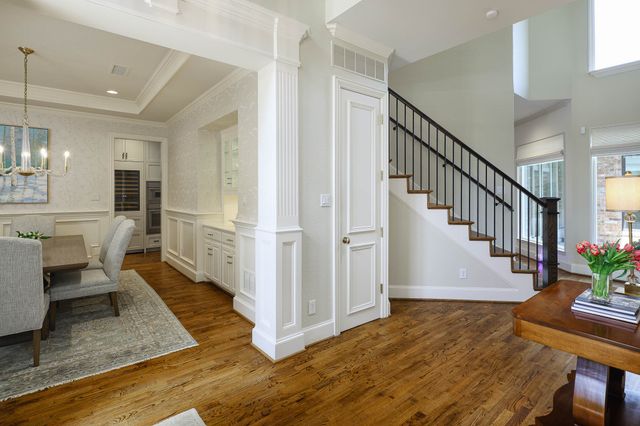 17 Ashton Court, Dallas, TX 75230