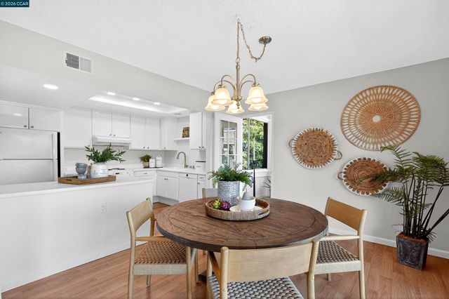 1548 Golden Rain Rd 2, Walnut Creek, CA 94595