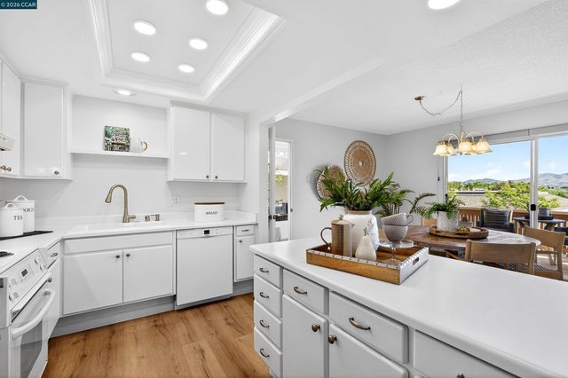 1548 Golden Rain Rd 2, Walnut Creek, CA 94595