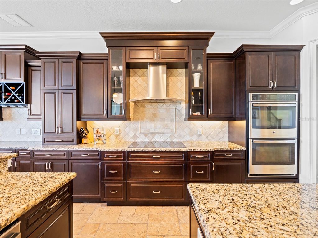 Image 11 of property listing at 1520 CANOPY OAKS COURT, St Cloud, FL 34771