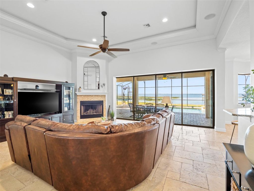 Image 15 of property listing at 1520 CANOPY OAKS COURT, St Cloud, FL 34771