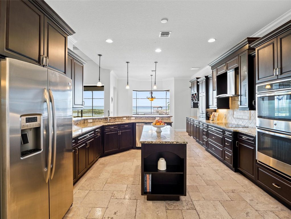 Image 9 of property listing at 1520 CANOPY OAKS COURT, St Cloud, FL 34771