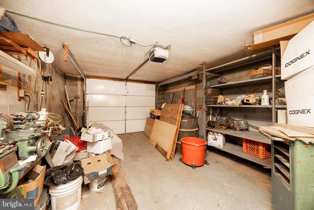 205 BLACKWOOD DR, Reading, PA 19606