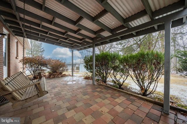 205 BLACKWOOD DR, Reading, PA 19606