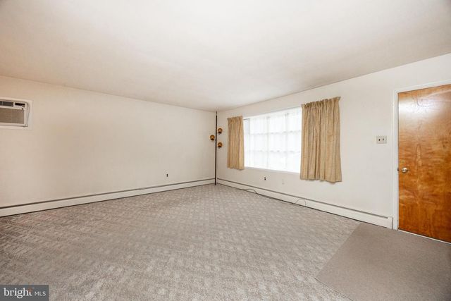 205 BLACKWOOD DR, Reading, PA 19606