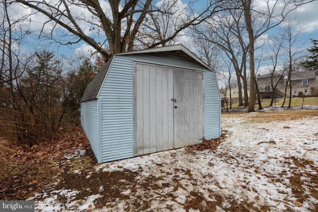 205 BLACKWOOD DR, Reading, PA 19606