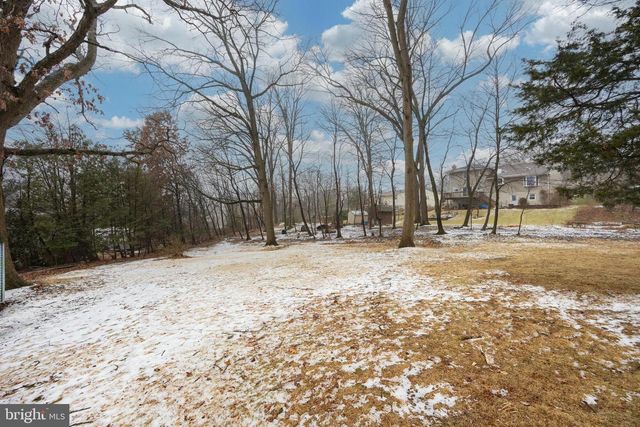 205 BLACKWOOD DR, Reading, PA 19606