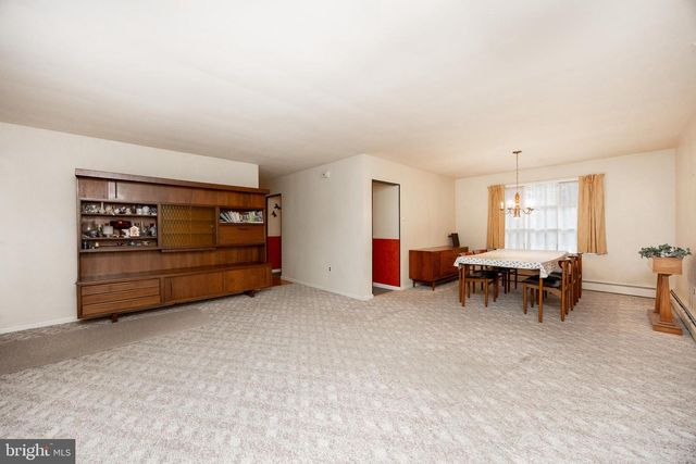 205 BLACKWOOD DR, Reading, PA 19606