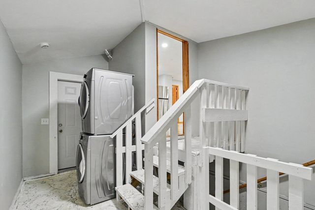 208 W Nippersink Road, Round Lake, IL 60073