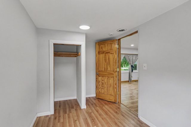 208 W Nippersink Road, Round Lake, IL 60073