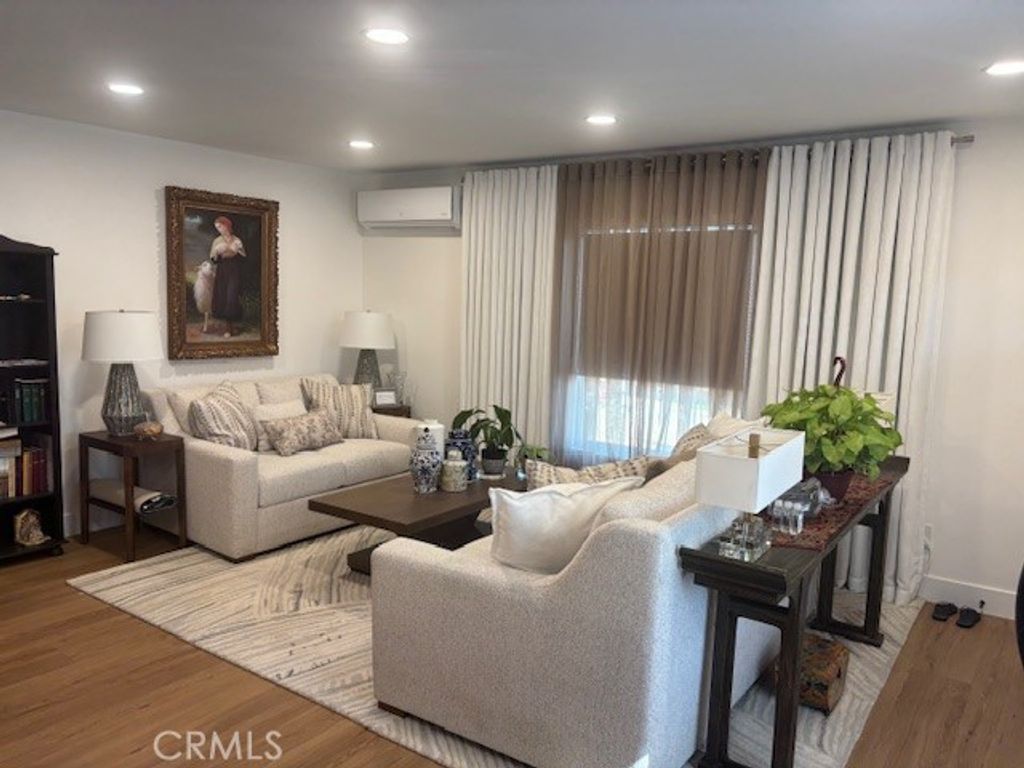 503 W Denni, Wilmington, CA 90744 — photo 3