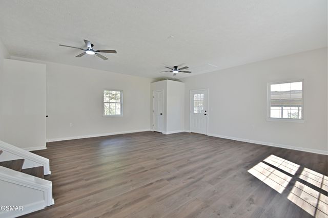 2913 Village Lane, Sevierville, TN 37862