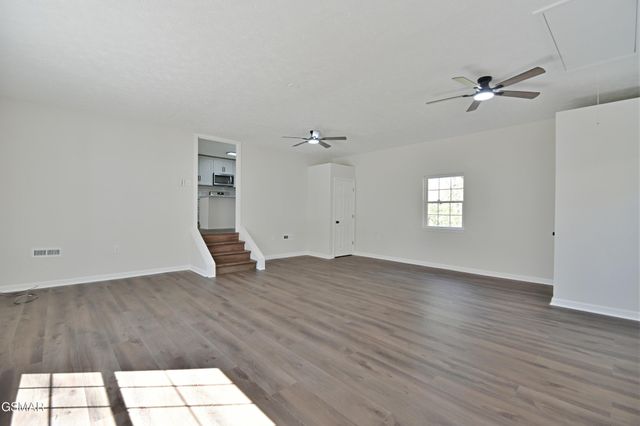 2913 Village Lane, Sevierville, TN 37862
