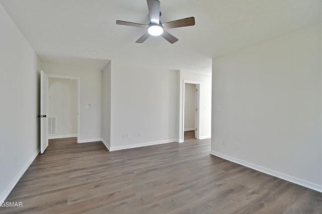 2913 Village Lane, Sevierville, TN 37862