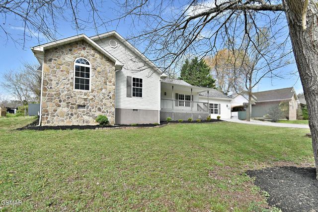 2913 Village Lane, Sevierville, TN 37862