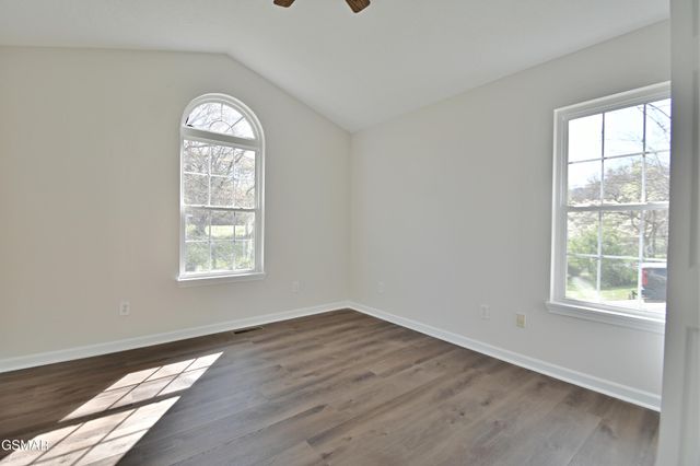 2913 Village Lane, Sevierville, TN 37862