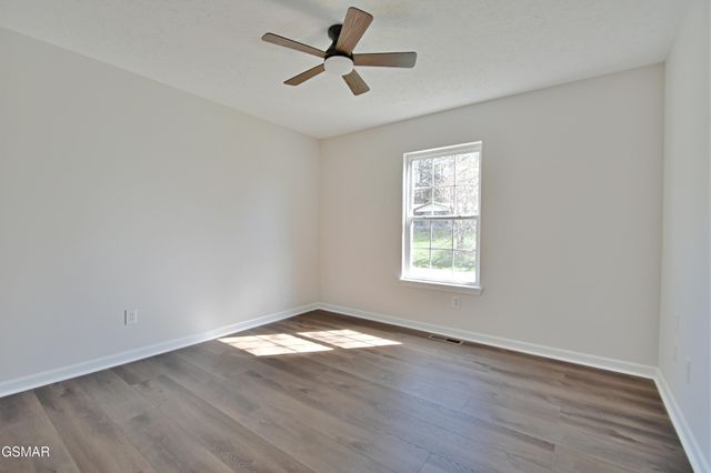 2913 Village Lane, Sevierville, TN 37862
