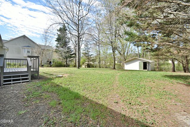 2913 Village Lane, Sevierville, TN 37862