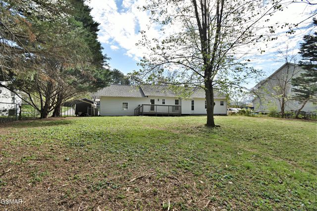 2913 Village Lane, Sevierville, TN 37862