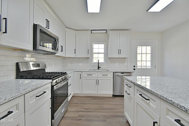 2913 Village Lane, Sevierville, TN 37862