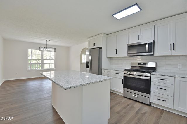 2913 Village Lane, Sevierville, TN 37862