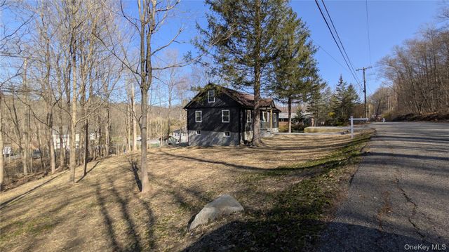 9 Park Road, Carmel, NY 10512