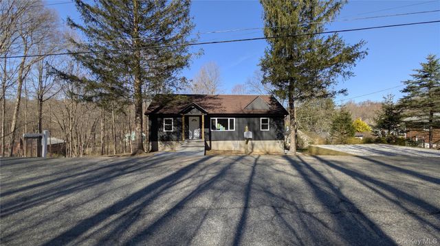 9 Park Road, Carmel, NY 10512