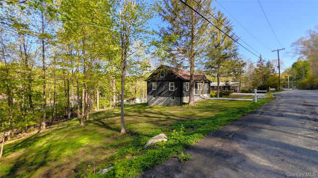 9 Park Road, Carmel, NY 10512