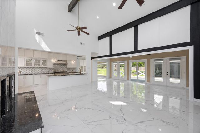 5230 Meadow Forest Drive, Richmond, TX 77406