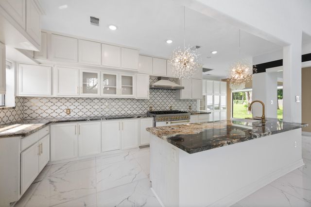 5230 Meadow Forest Drive, Richmond, TX 77406