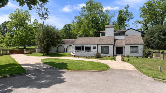 5230 Meadow Forest Drive, Richmond, TX 77406