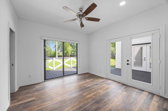 5230 Meadow Forest Drive, Richmond, TX 77406
