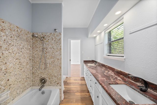 5230 Meadow Forest Drive, Richmond, TX 77406