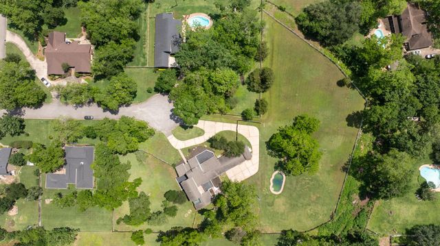 5230 Meadow Forest Drive, Richmond, TX 77406