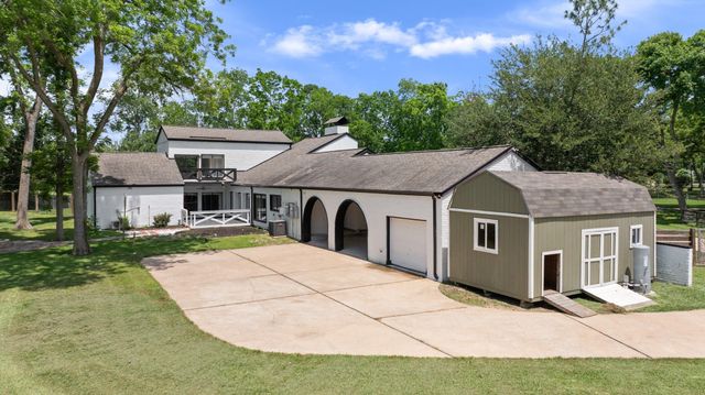 5230 Meadow Forest Drive, Richmond, TX 77406