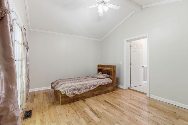 6603 Shedden Rd, Greenbrier, TN 37073