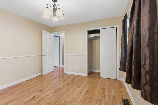 6603 Shedden Rd, Greenbrier, TN 37073