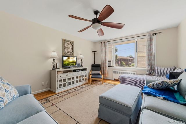 225 Schrade Road 1E, Briarcliff Manor, NY 10510