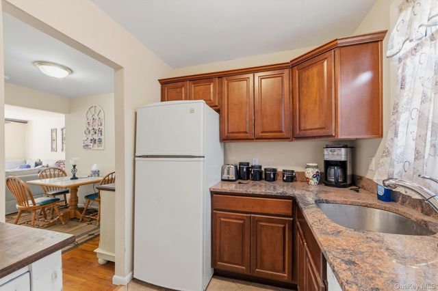 225 Schrade Road 1E, Briarcliff Manor, NY 10510
