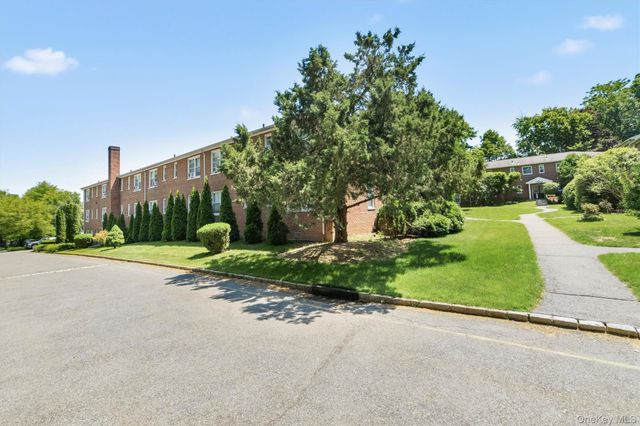 225 Schrade Road 1E, Briarcliff Manor, NY 10510