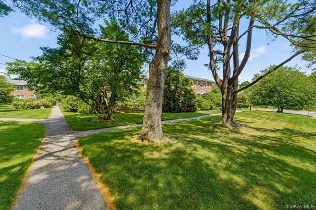 225 Schrade Road 1E, Briarcliff Manor, NY 10510