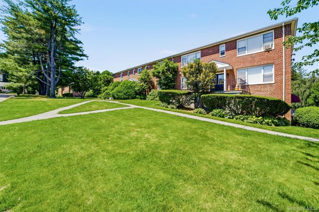 225 Schrade Road 1E, Briarcliff Manor, NY 10510