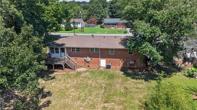 128 Englewood Drive, Archdale, NC 27263