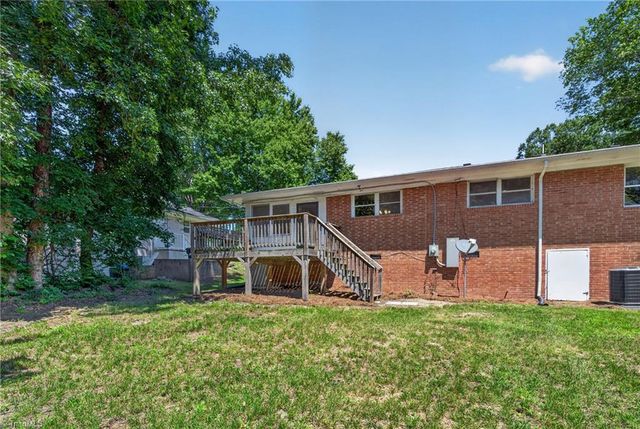 128 Englewood Drive, Archdale, NC 27263