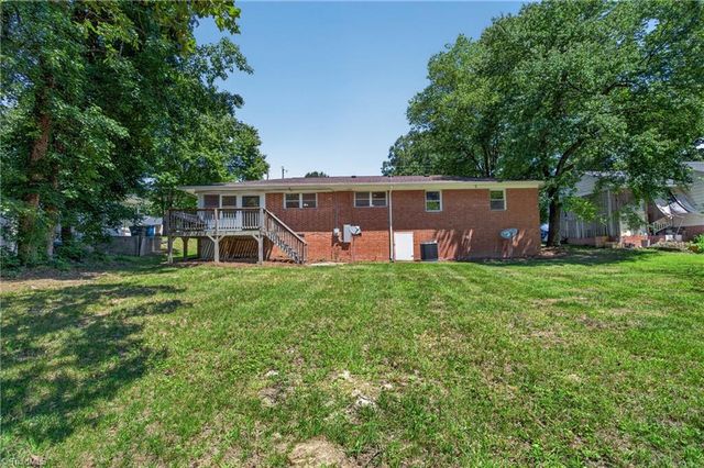 128 Englewood Drive, Archdale, NC 27263