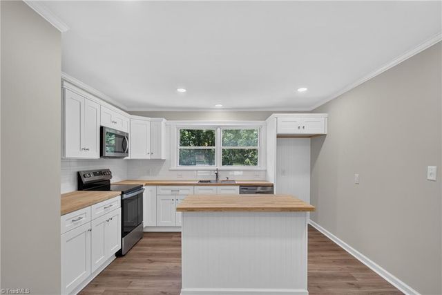 128 Englewood Drive, Archdale, NC 27263