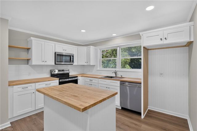 128 Englewood Drive, Archdale, NC 27263