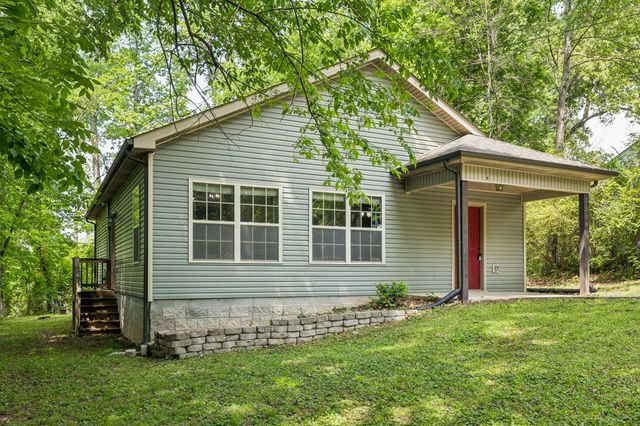 1008 Swift Dr, Clarksville, TN 37040