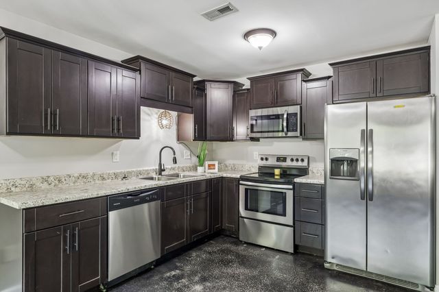 1008 Swift Dr, Clarksville, TN 37040